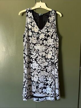 Black Floral V-Neck Sleeveless Dress